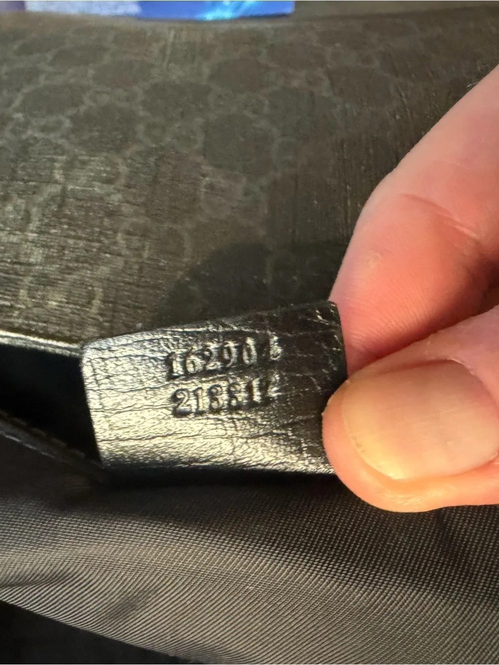 Gucci GG Supreme Canvas Monogram Messenger Bag in black/grey
